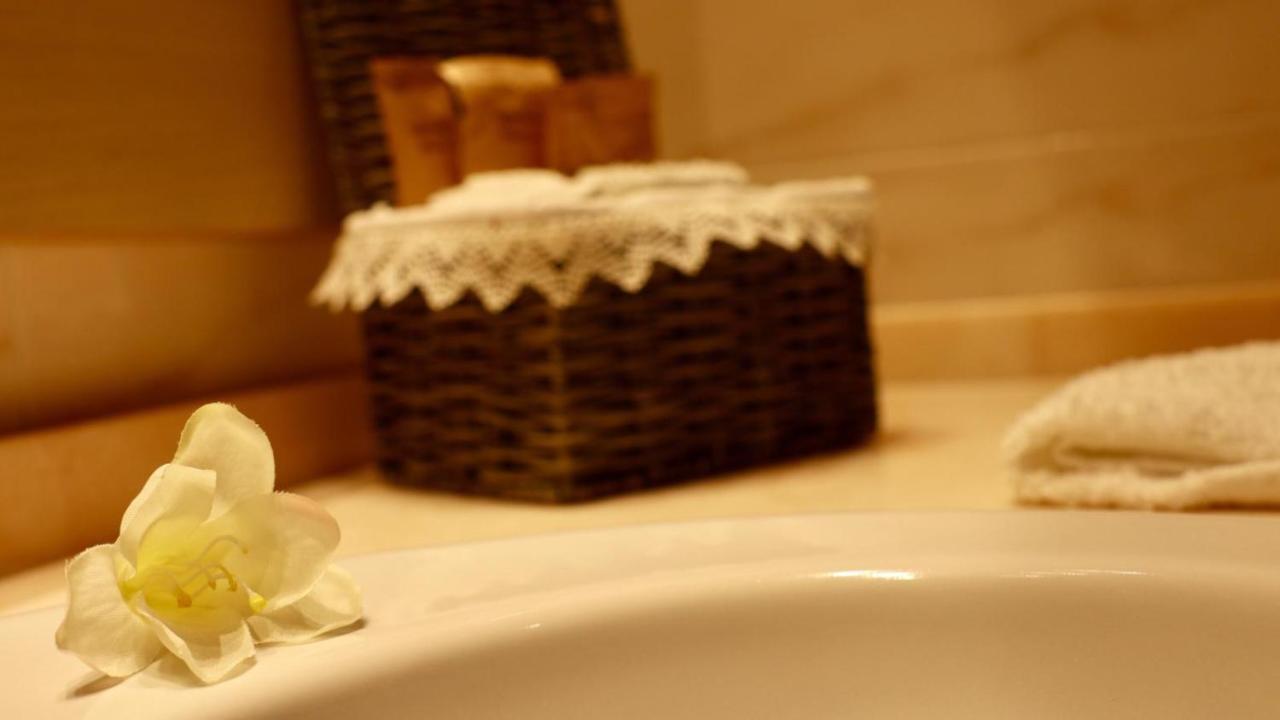 A Casa Di Grace Bed and Breakfast Basiglio Buitenkant foto