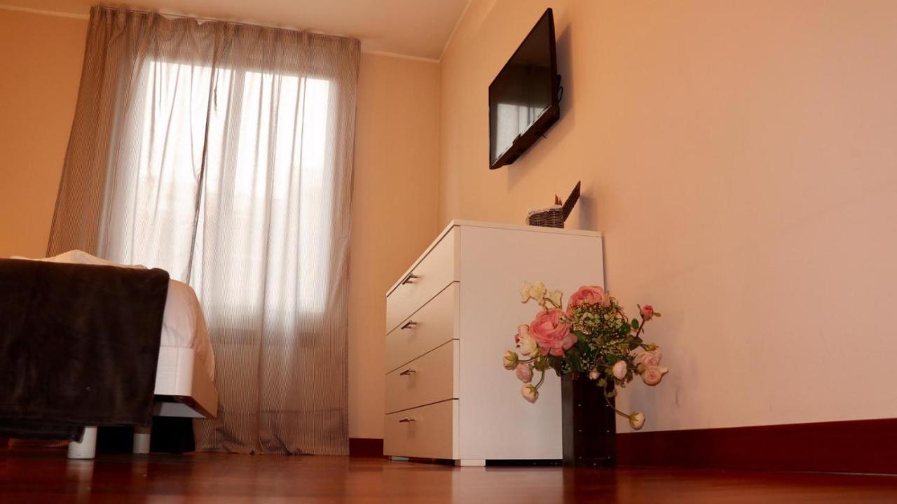 A Casa Di Grace Bed and Breakfast Basiglio Buitenkant foto